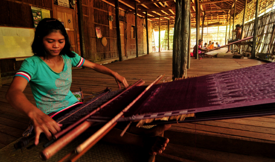 33 Kain Tradisional Yang Ditetapkan Jadi Warisan Budaya Indonesia ...